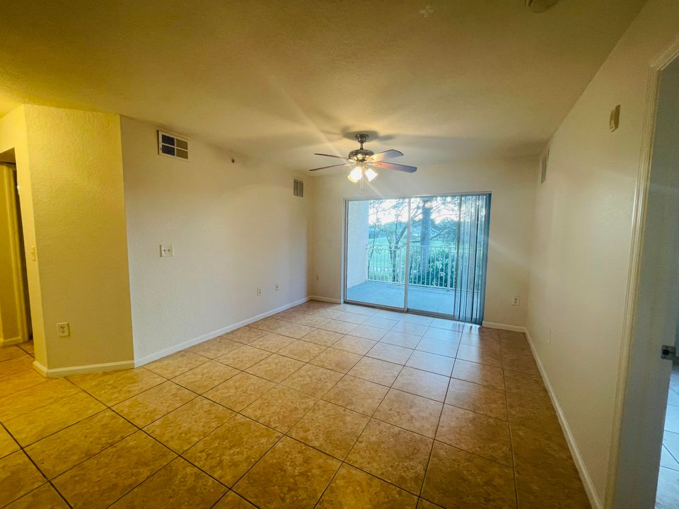 For Rent: $1,850 (2 beds, 2 baths, 1050 Square Feet)