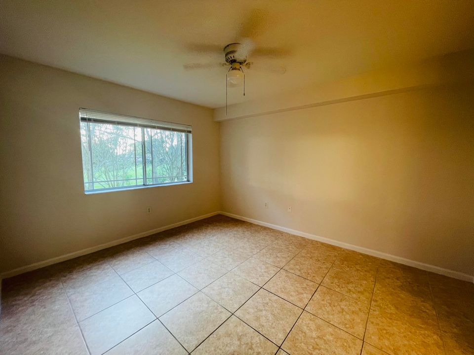 For Rent: $1,850 (2 beds, 2 baths, 1050 Square Feet)