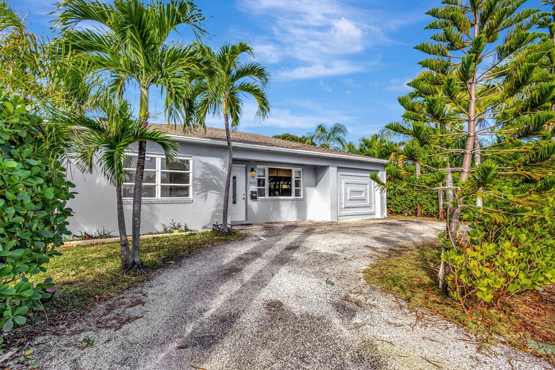 For Sale: $945,000 (3 beds, 2 baths, 1257 Square Feet)