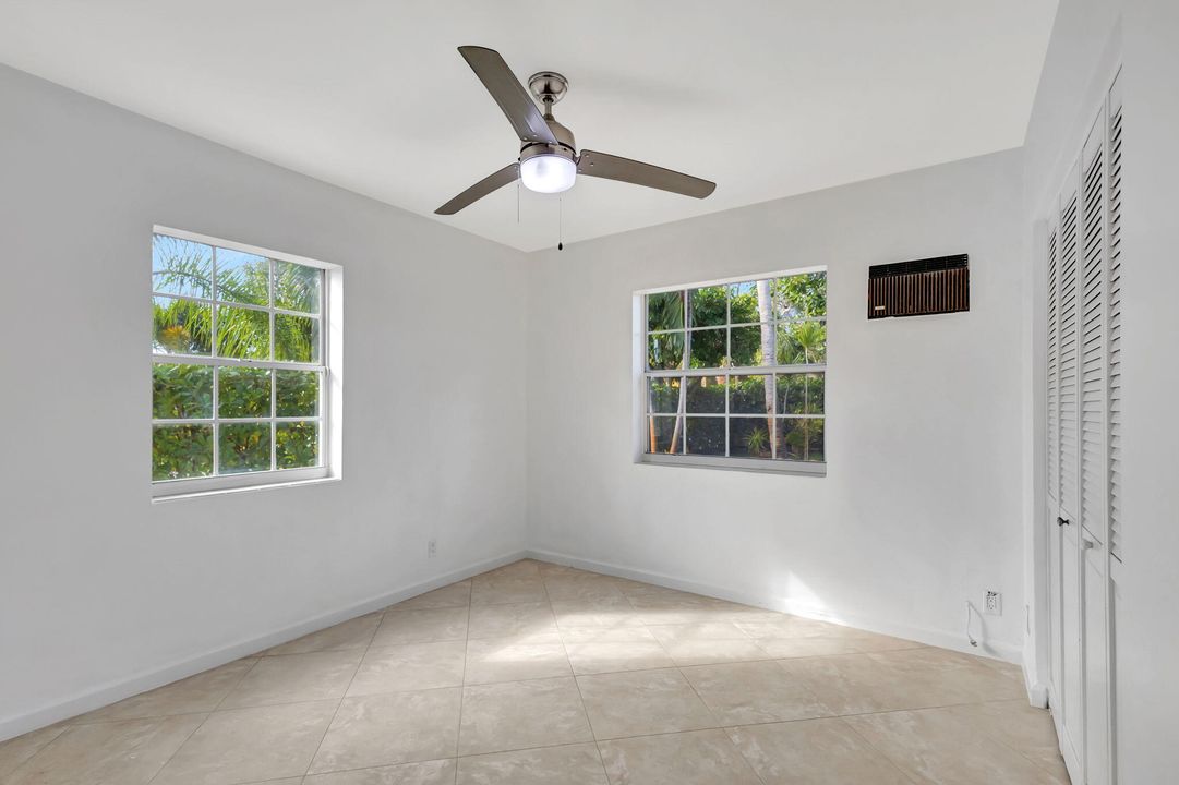 For Sale: $945,000 (3 beds, 2 baths, 1257 Square Feet)