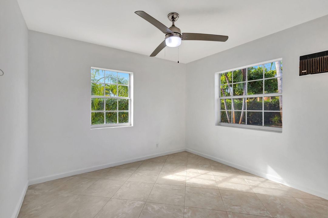 For Sale: $945,000 (3 beds, 2 baths, 1257 Square Feet)