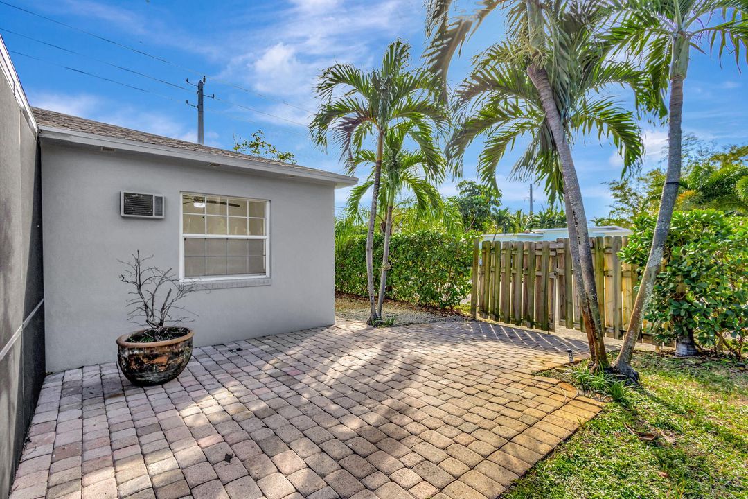 For Sale: $945,000 (3 beds, 2 baths, 1257 Square Feet)