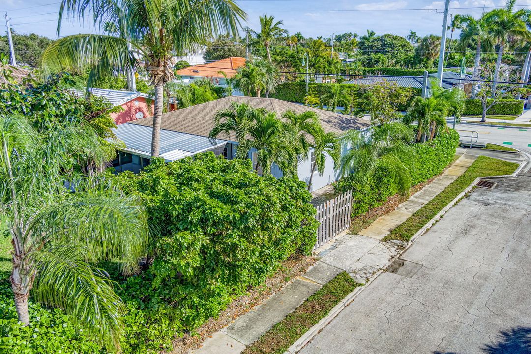 For Sale: $945,000 (3 beds, 2 baths, 1257 Square Feet)