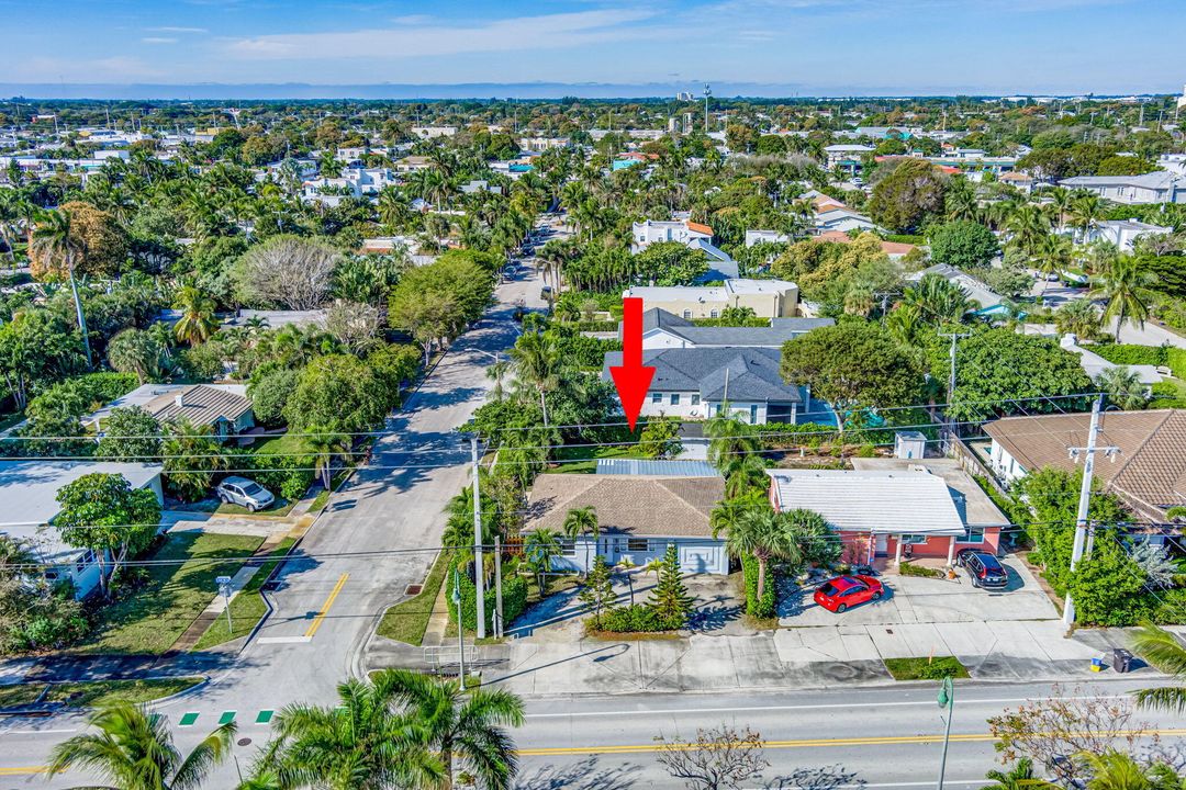 For Sale: $945,000 (3 beds, 2 baths, 1257 Square Feet)