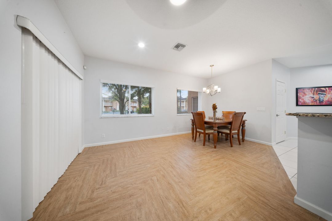 For Sale: $269,900 (2 beds, 2 baths, 1312 Square Feet)