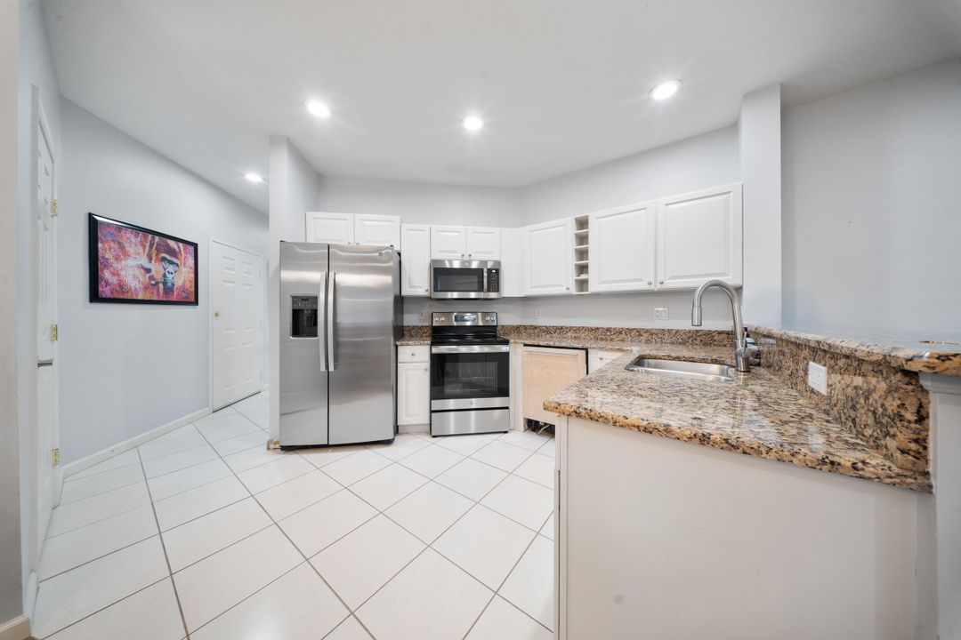 For Sale: $269,900 (2 beds, 2 baths, 1312 Square Feet)