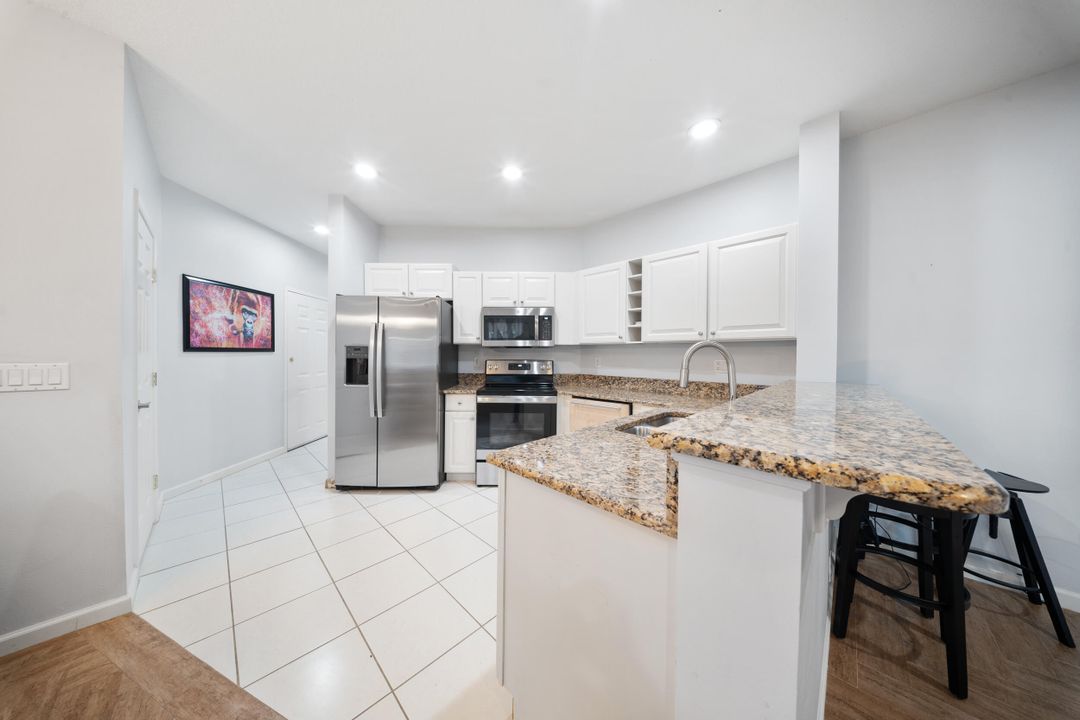 For Sale: $269,900 (2 beds, 2 baths, 1312 Square Feet)