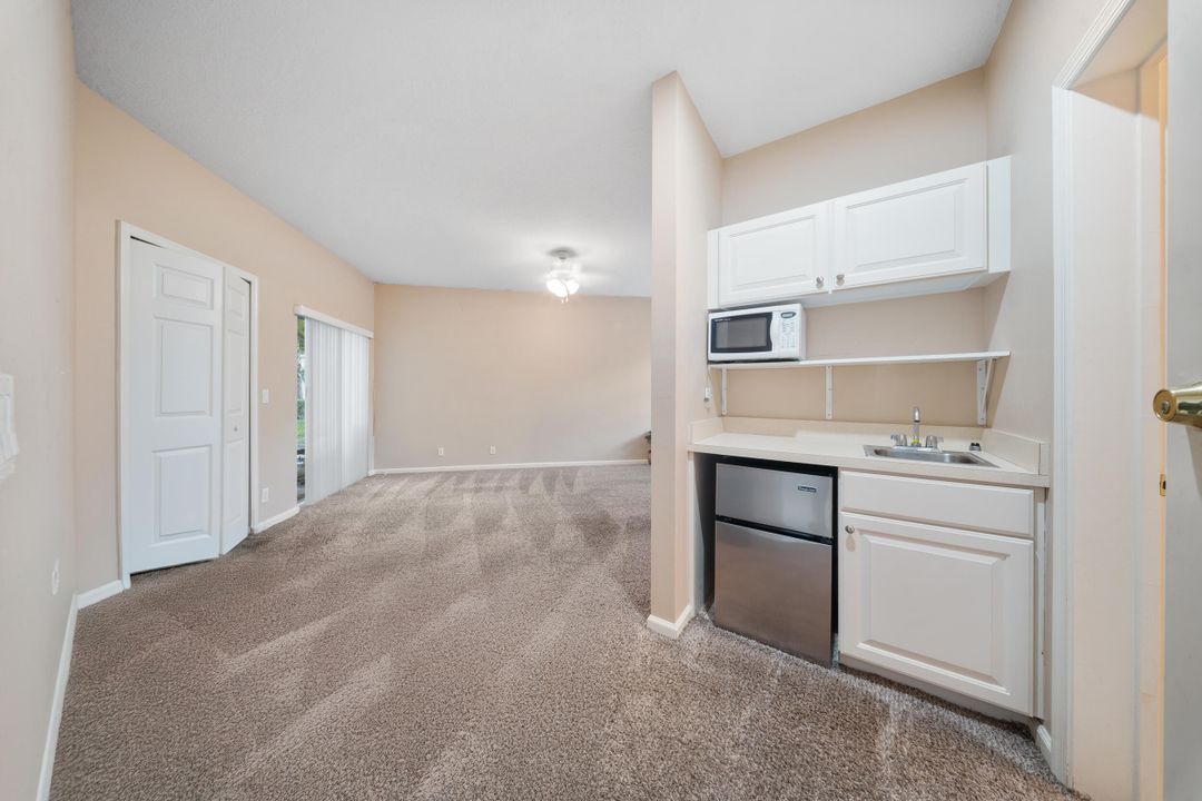 For Sale: $269,900 (2 beds, 2 baths, 1312 Square Feet)