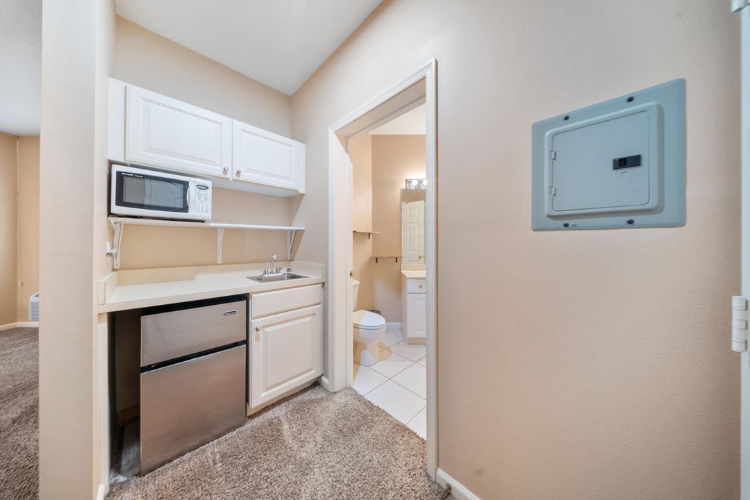 For Sale: $269,900 (2 beds, 2 baths, 1312 Square Feet)