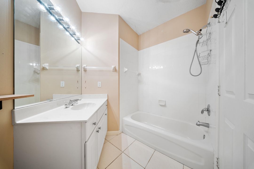 For Sale: $269,900 (2 beds, 2 baths, 1312 Square Feet)