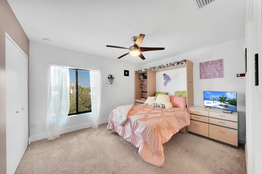 For Sale: $399,900 (3 beds, 2 baths, 1632 Square Feet)