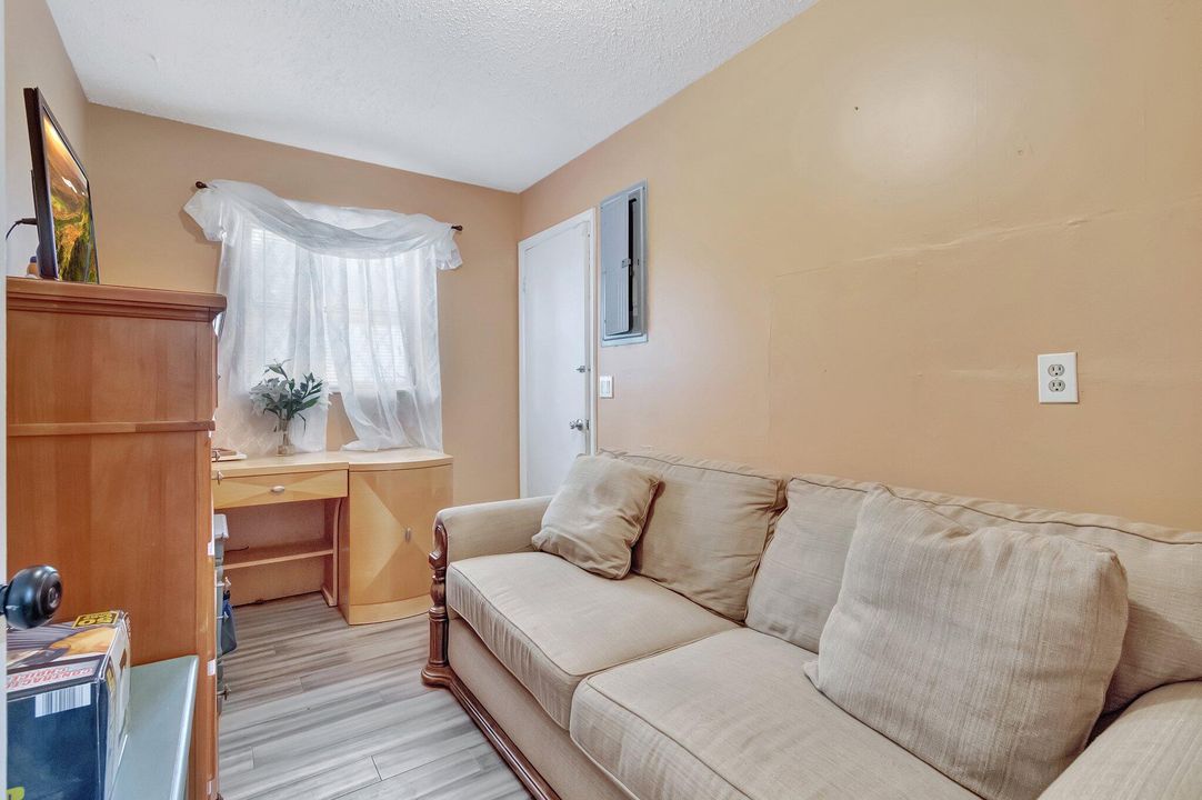 For Sale: $579,000 (3 beds, 2 baths, 1880 Square Feet)