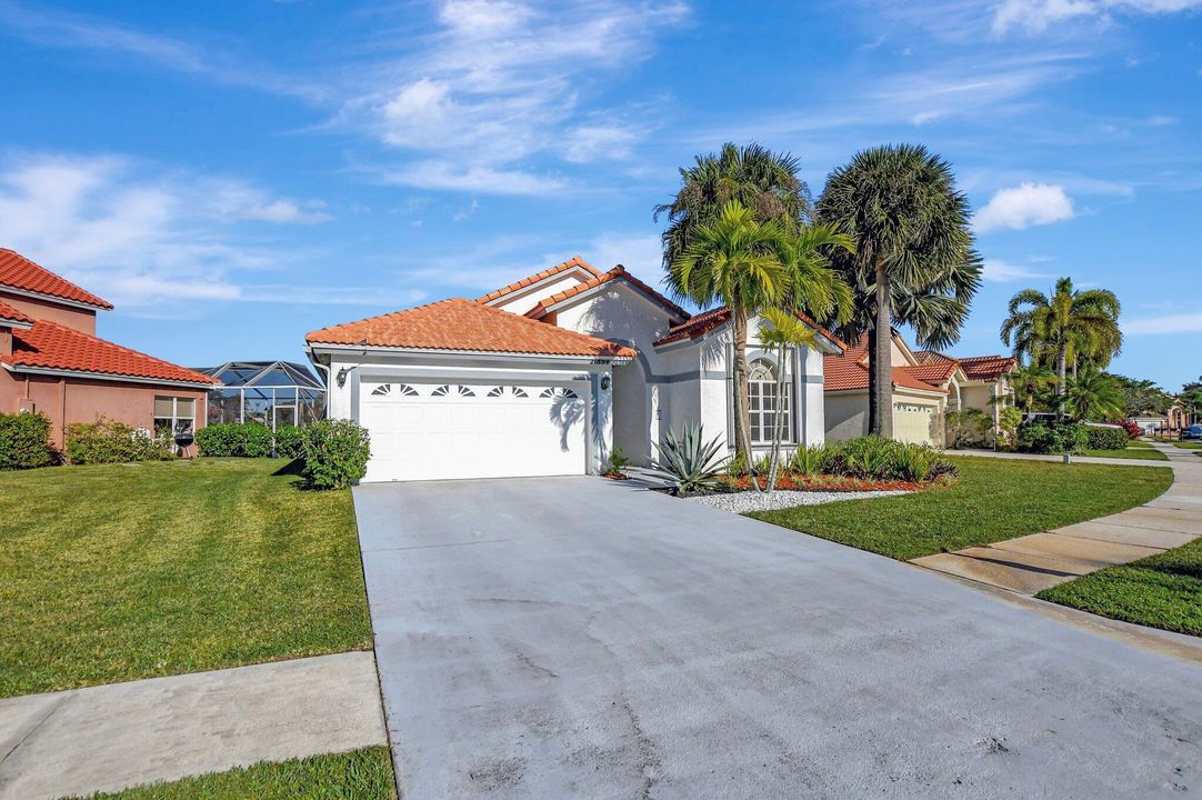 For Sale: $650,000 (3 beds, 2 baths, 1797 Square Feet)