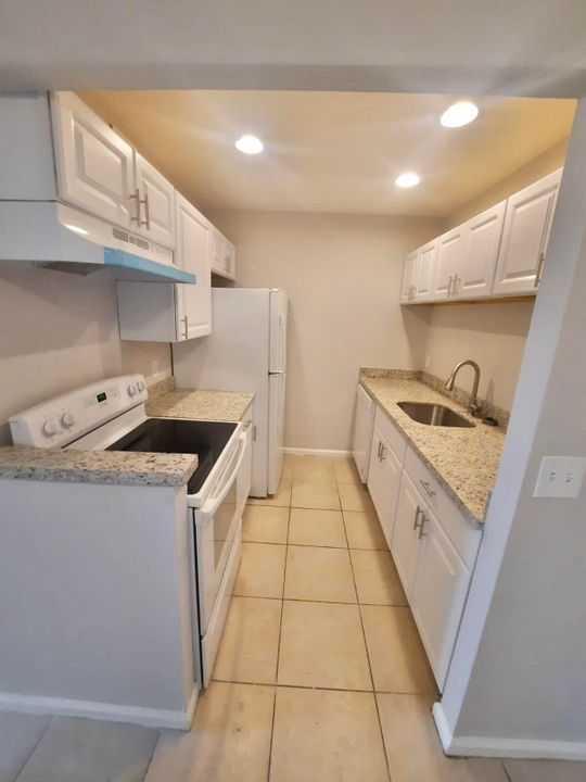 For Rent: $1,700 (2 beds, 1 baths, 625 Square Feet)