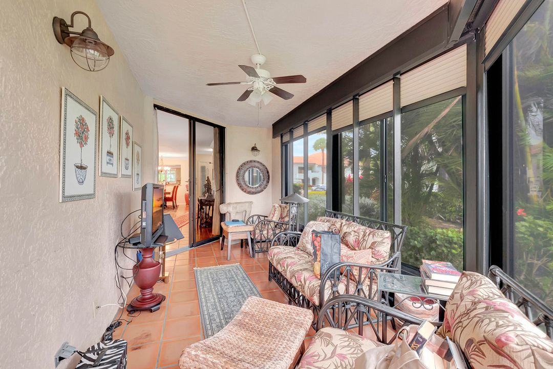 For Sale: $349,900 (2 beds, 2 baths, 1705 Square Feet)