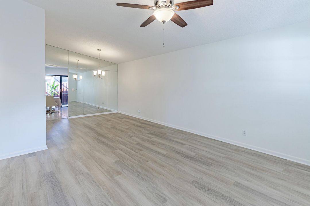 For Sale: $255,000 (2 beds, 2 baths, 1026 Square Feet)