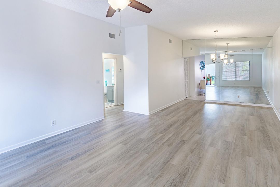 For Sale: $255,000 (2 beds, 2 baths, 1026 Square Feet)