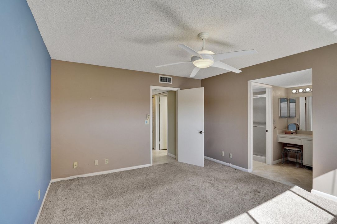 For Sale: $265,000 (2 beds, 2 baths, 1050 Square Feet)