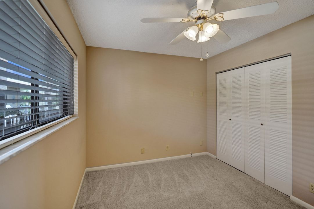 For Sale: $265,000 (2 beds, 2 baths, 1050 Square Feet)