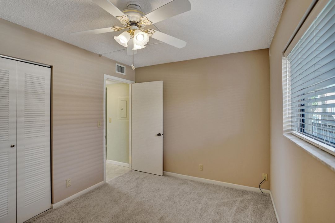 For Sale: $265,000 (2 beds, 2 baths, 1050 Square Feet)