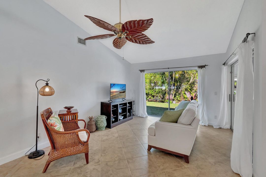 For Sale: $649,900 (3 beds, 2 baths, 1405 Square Feet)