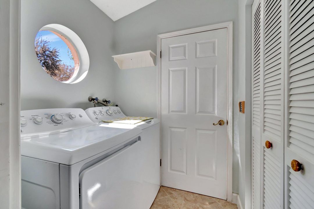 For Sale: $649,900 (3 beds, 2 baths, 1405 Square Feet)