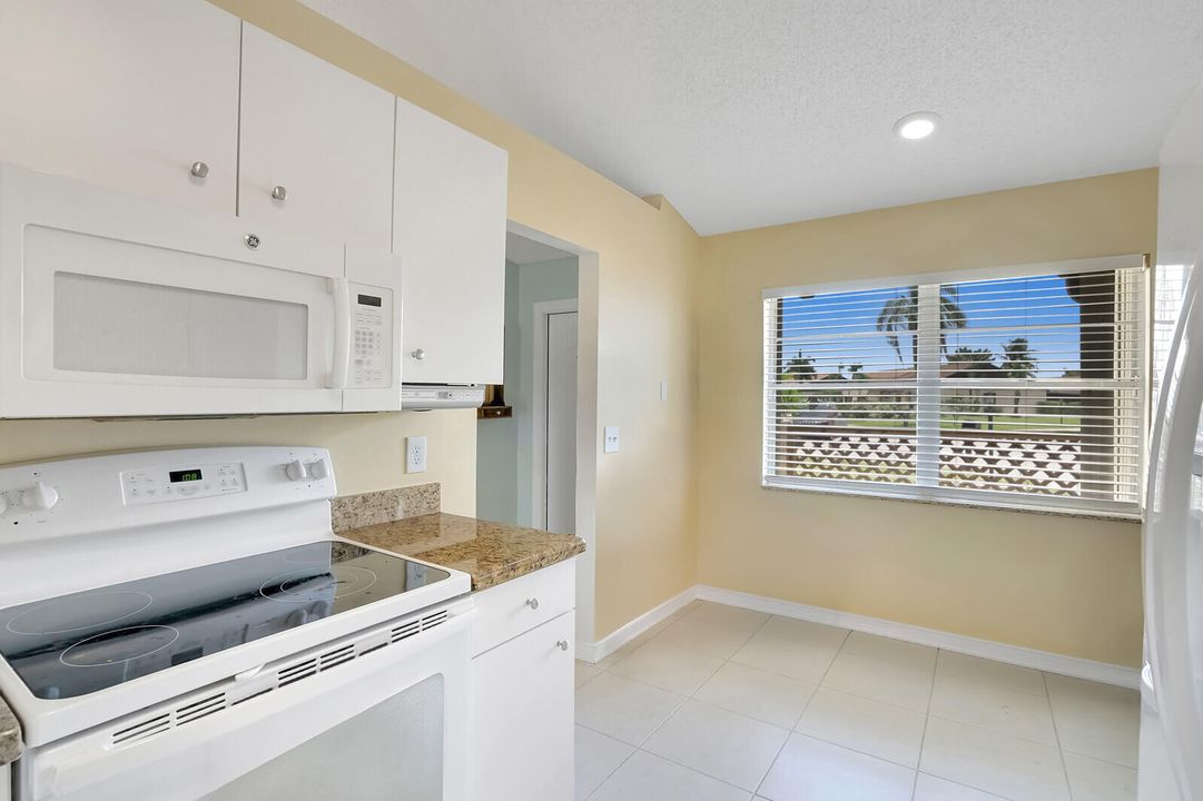 For Sale: $395,000 (3 beds, 2 baths, 1318 Square Feet)