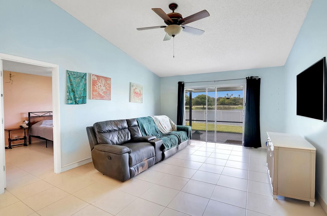 For Sale: $395,000 (3 beds, 2 baths, 1318 Square Feet)