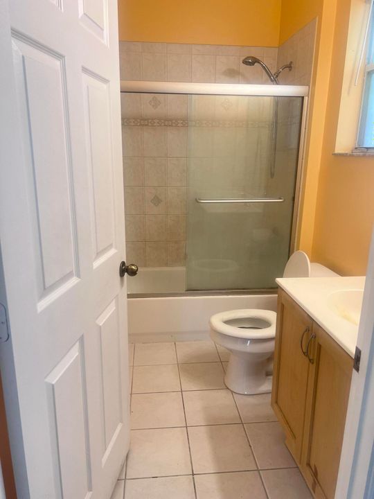 For Rent: $2,750 (3 beds, 2 baths, 1711 Square Feet)