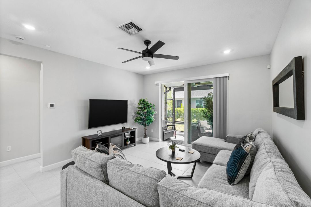 For Sale: $519,900 (2 beds, 2 baths, 1319 Square Feet)