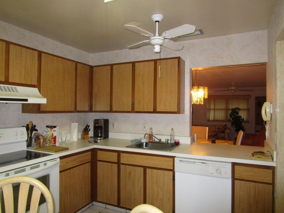 For Rent: $1,800 (2 beds, 2 baths, 1298 Square Feet)