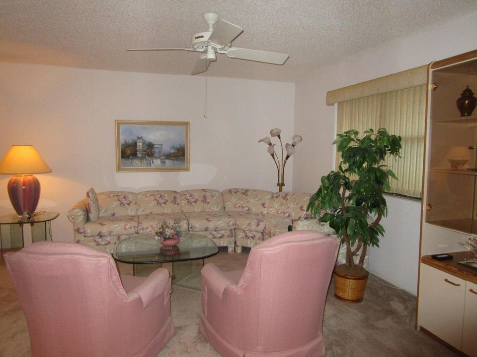 For Rent: $1,800 (2 beds, 2 baths, 1298 Square Feet)