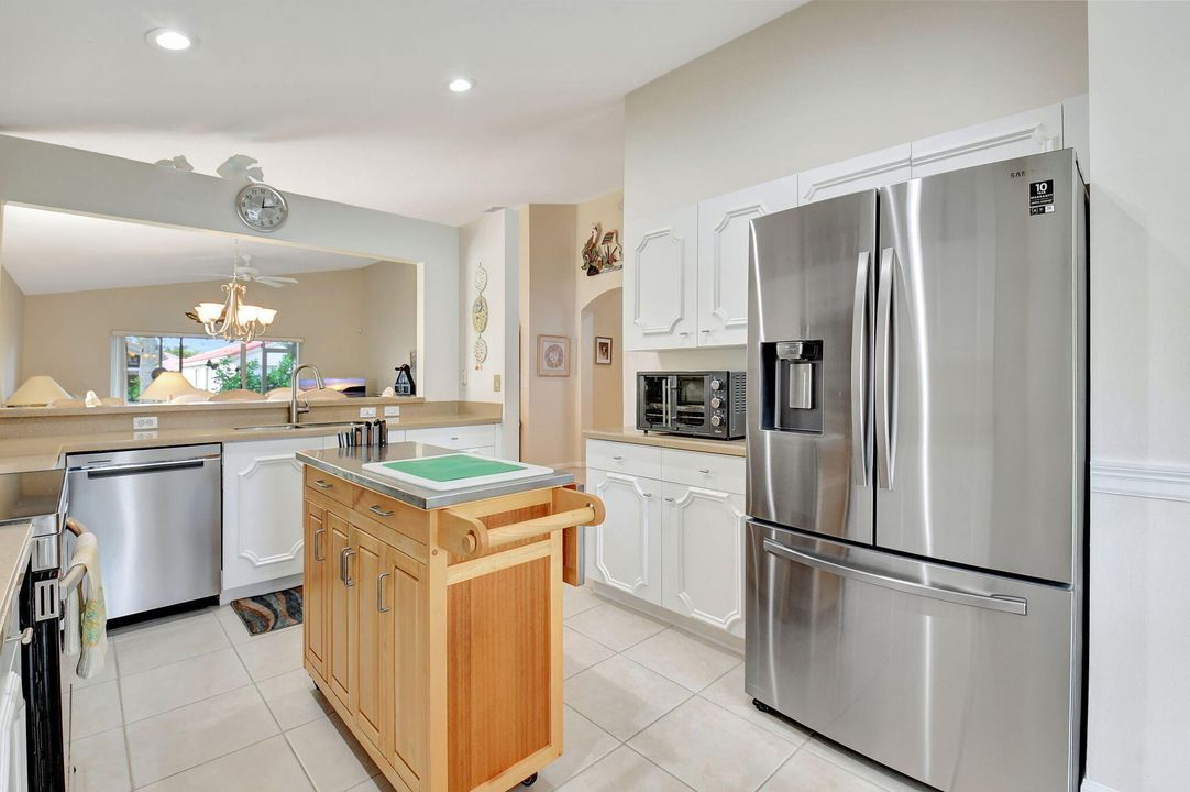 For Sale: $514,900 (3 beds, 2 baths, 1711 Square Feet)