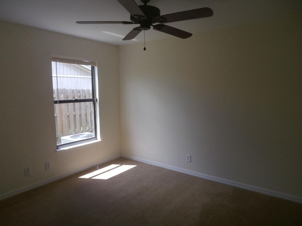 For Rent: $3,350 (3 beds, 2 baths, 1600 Square Feet)