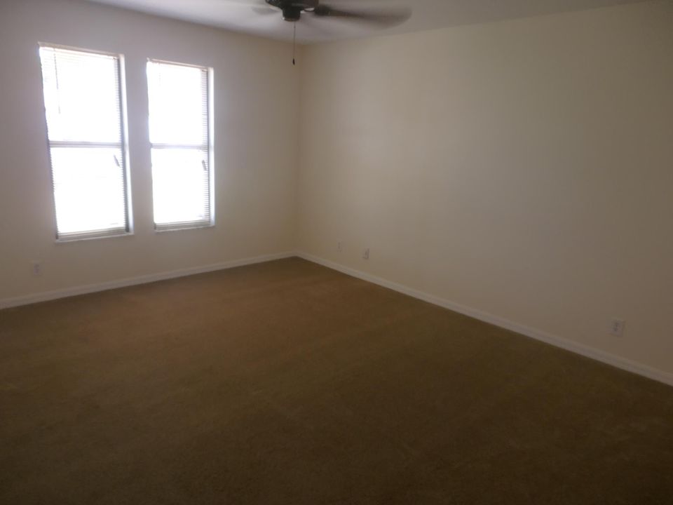 For Rent: $3,350 (3 beds, 2 baths, 1600 Square Feet)