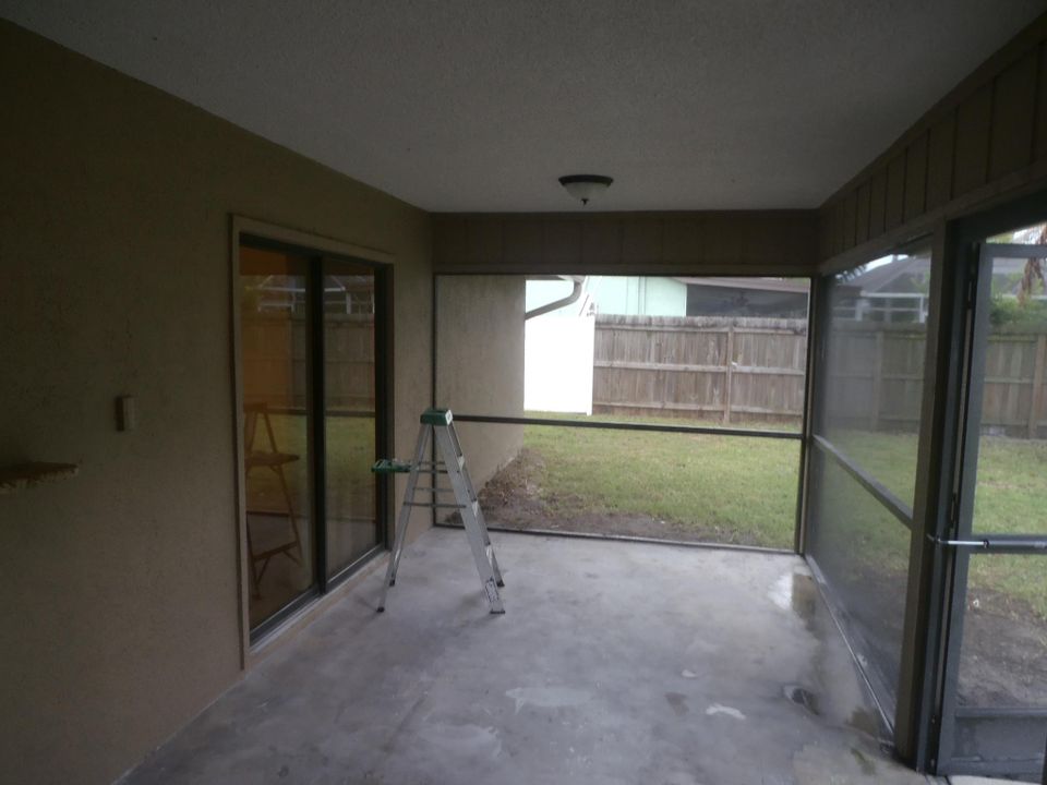 For Rent: $3,350 (3 beds, 2 baths, 1600 Square Feet)