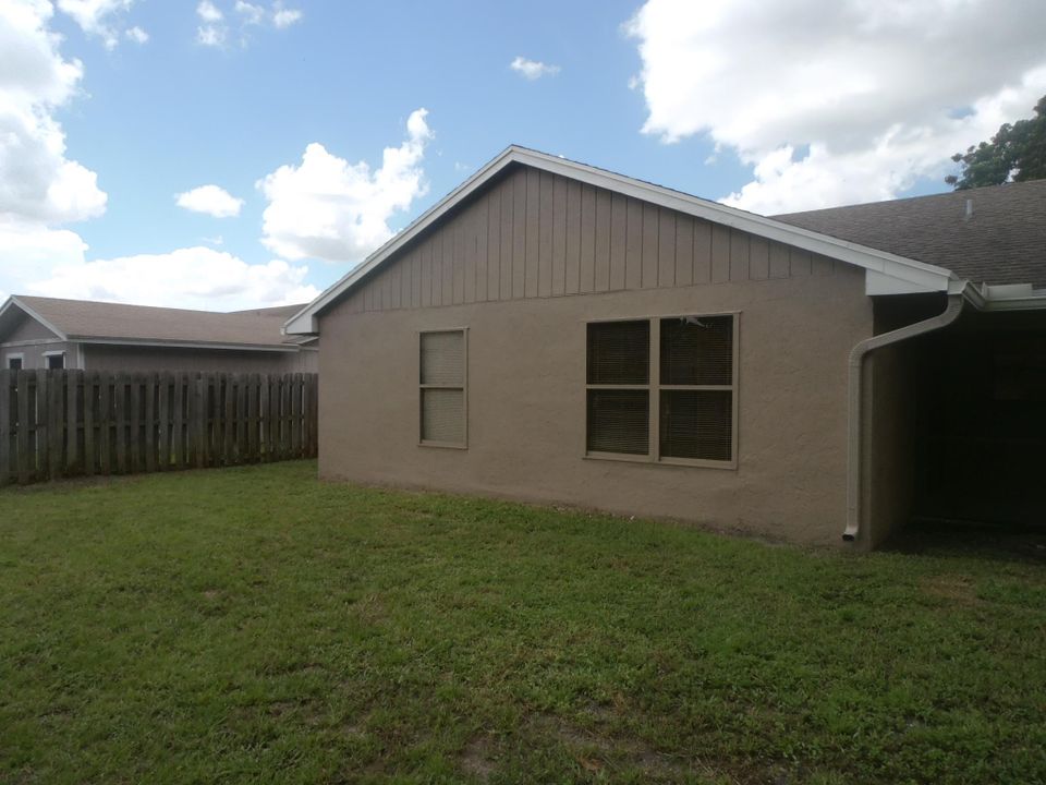 For Rent: $3,350 (3 beds, 2 baths, 1600 Square Feet)