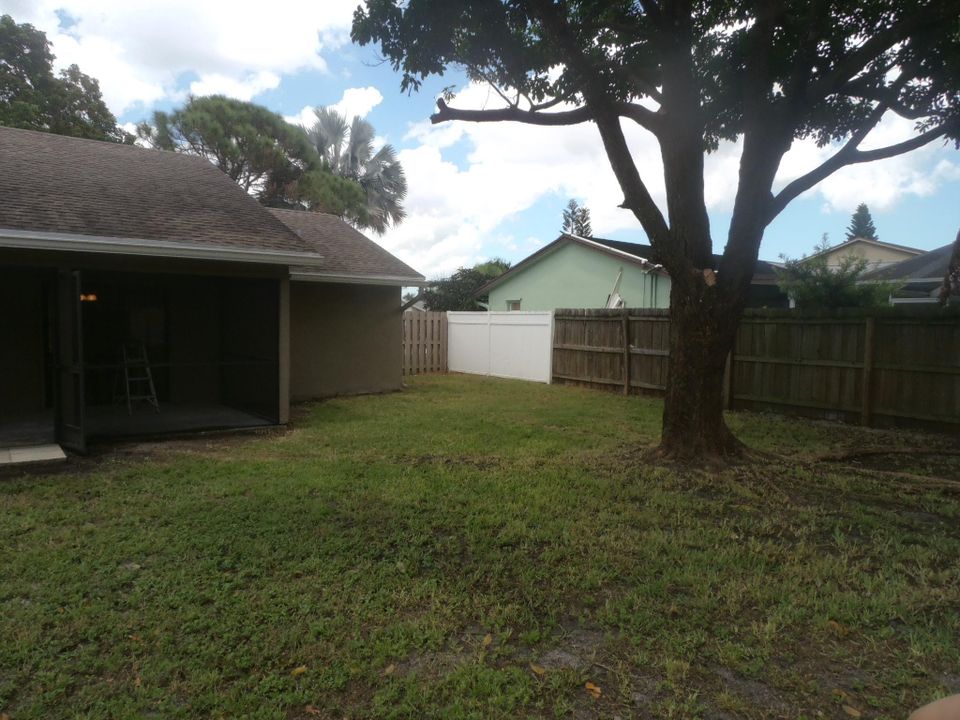 For Rent: $3,350 (3 beds, 2 baths, 1600 Square Feet)