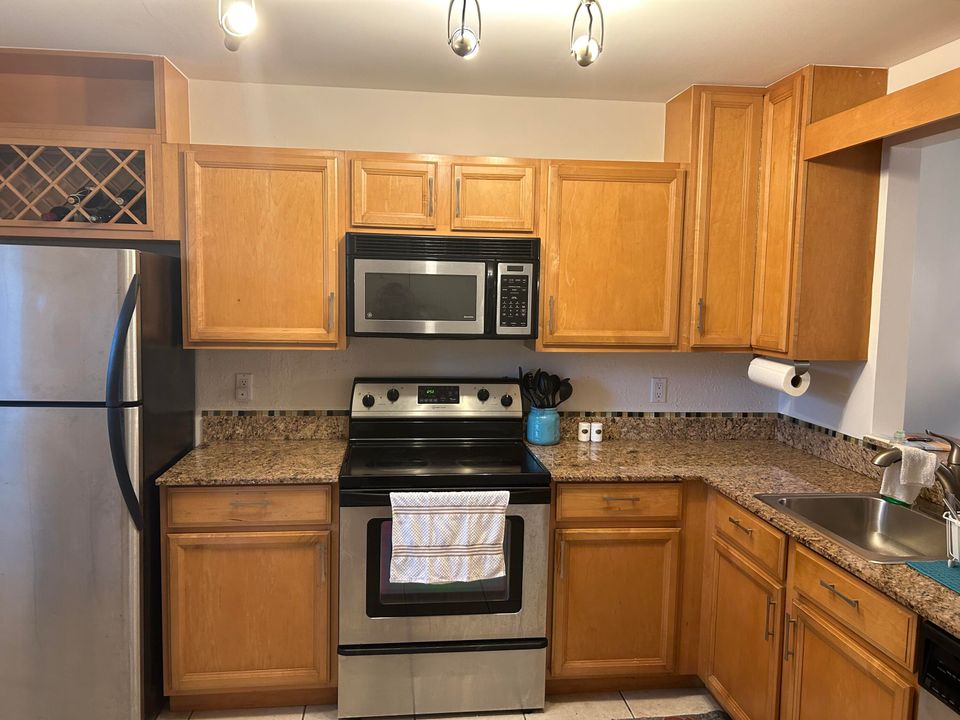 For Rent: $3,000 (2 beds, 2 baths, 1.03 Square Feet)