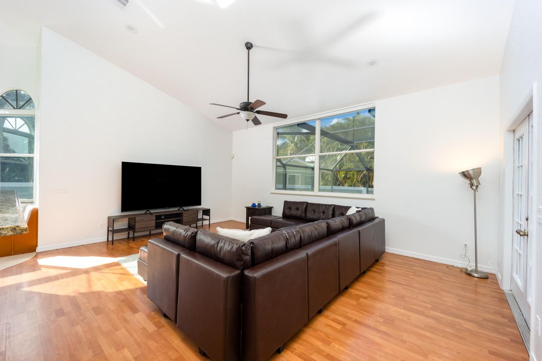 For Sale: $649,000 (3 beds, 2 baths, 2541 Square Feet)