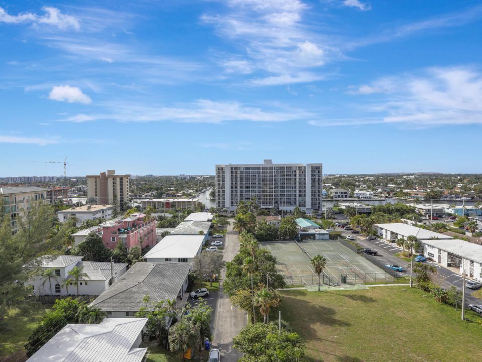 For Sale: $375,000 (2 beds, 2 baths, 1115 Square Feet)