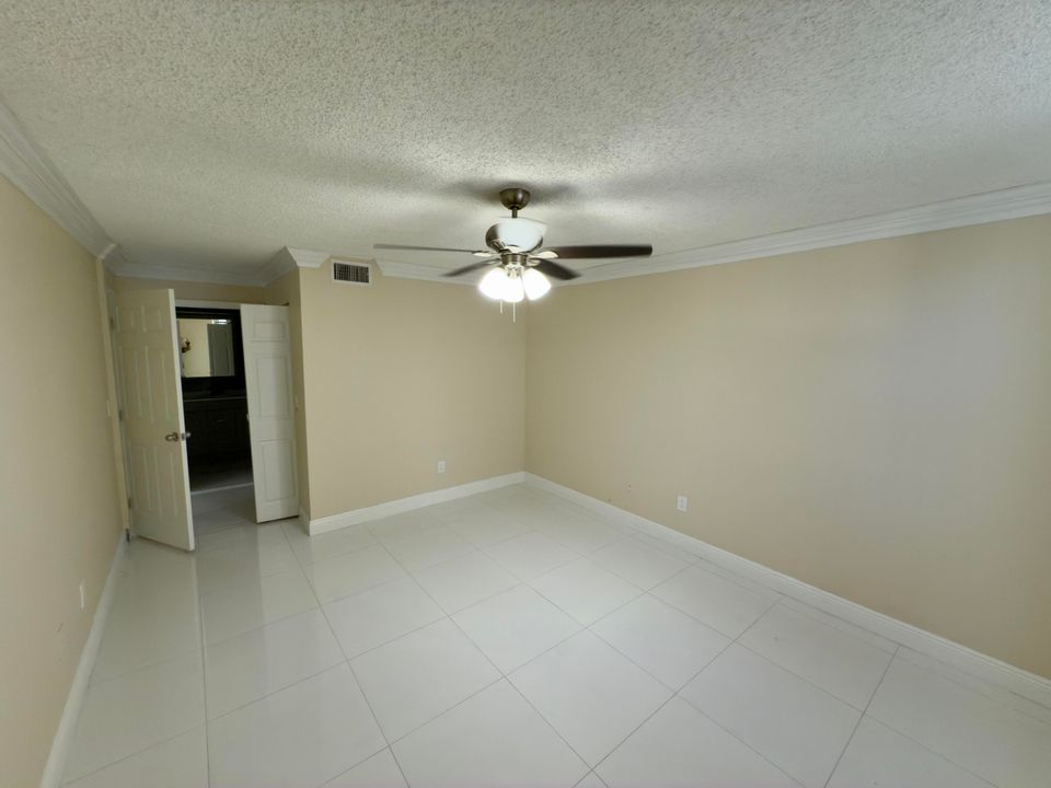 For Rent: $2,300 (2 beds, 2 baths, 1120 Square Feet)