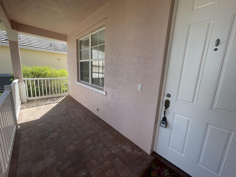 For Rent: $2,600 (3 beds, 2 baths, 1539 Square Feet)