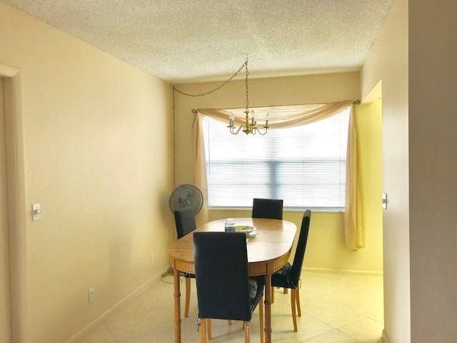 For Rent: $1,700 (2 beds, 1 baths, 835 Square Feet)