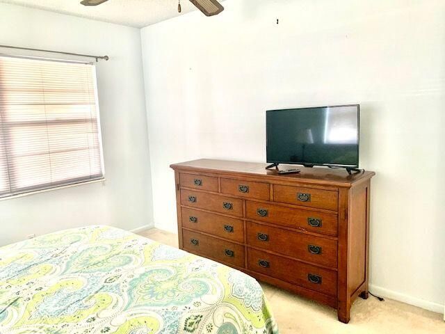 For Rent: $1,700 (2 beds, 1 baths, 835 Square Feet)