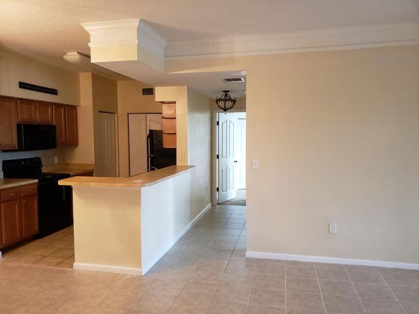 For Rent: $2,350 (3 beds, 2 baths, 1426 Square Feet)