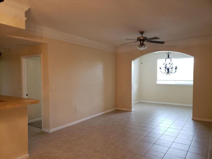 For Rent: $2,350 (3 beds, 2 baths, 1426 Square Feet)