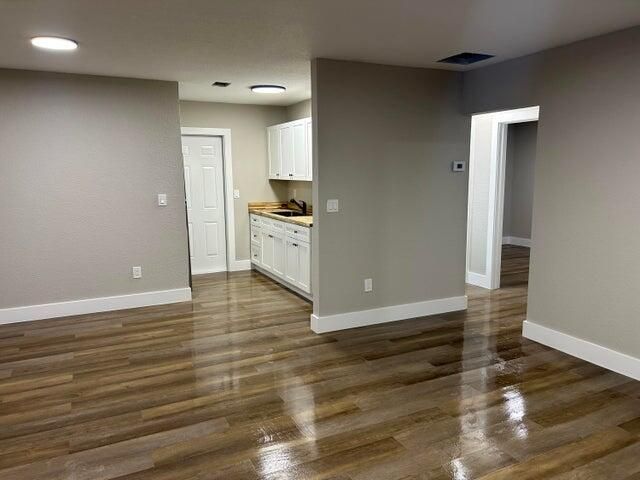 For Rent: $2,350 (2 beds, 2 baths, 1230 Square Feet)