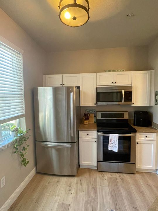 For Rent: $2,200 (1 beds, 1 baths, 846 Square Feet)