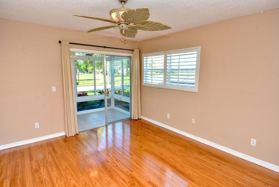 For Sale: $195,000 (2 beds, 2 baths, 1014 Square Feet)